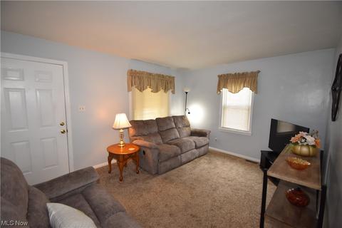 4038 Risher Rd, Youngstown, OH 44511 photo 6