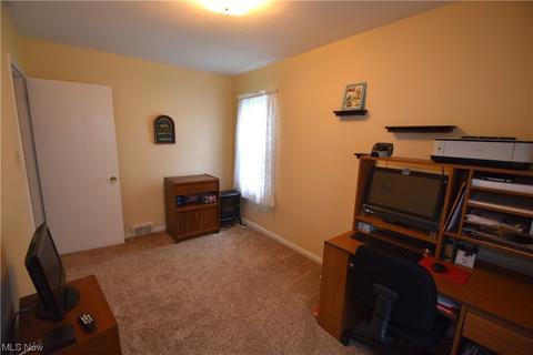 4038 Risher Rd, Youngstown, OH 44511 photo 14