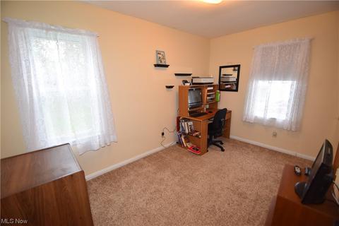 4038 Risher Rd, Youngstown, OH 44511 photo 13