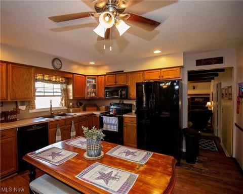 136 Winthrop Dr, Elyria, OH 44035 photo 14