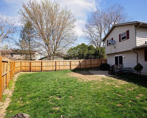 136 Winthrop Dr, Elyria, OH 44035 photo 6