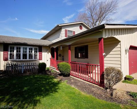 136 Winthrop Dr, Elyria, OH 44035 photo 4