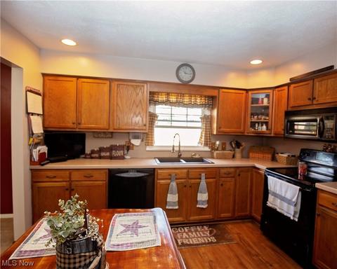 136 Winthrop Dr, Elyria, OH 44035 photo 16
