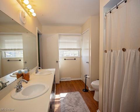 136 Winthrop Dr, Elyria, OH 44035 photo 24