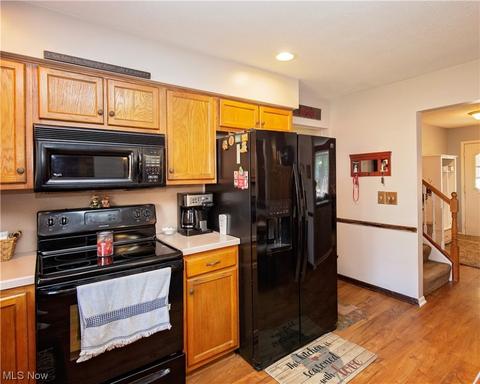 136 Winthrop Dr, Elyria, OH 44035 photo 17