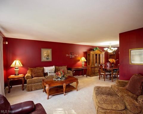 136 Winthrop Dr, Elyria, OH 44035 photo 9