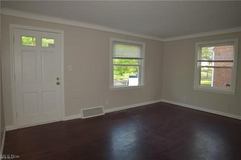 296 E 246th St, Euclid, OH 44123 photo 8