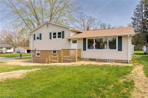 132 Yunker Ct, Elyria, OH 44035 photo 2
