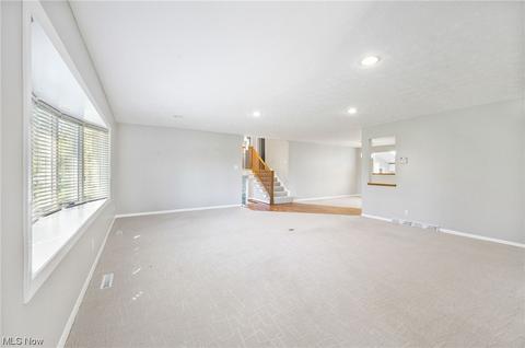 3323 Spring Valley Rd, Akron, OH 44333 photo 7