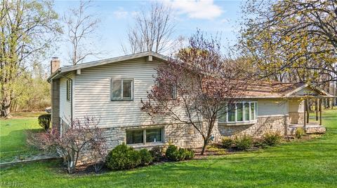 3323 Spring Valley Rd, Akron, OH 44333 photo 6