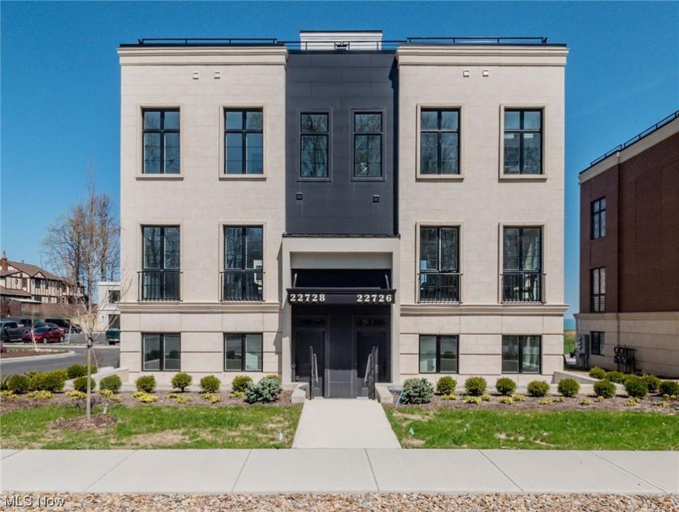 22728 Lake Rd, Rocky River, OH 44116 28 Photos Movoto