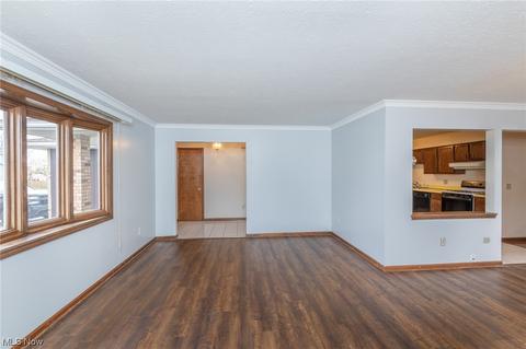 7787 Cocoa Dr, Parma, OH 44134 photo 3