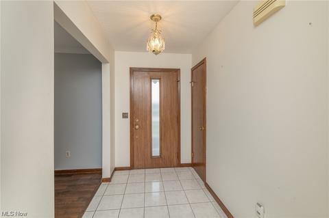 7787 Cocoa Dr, Parma, OH 44134 photo 2