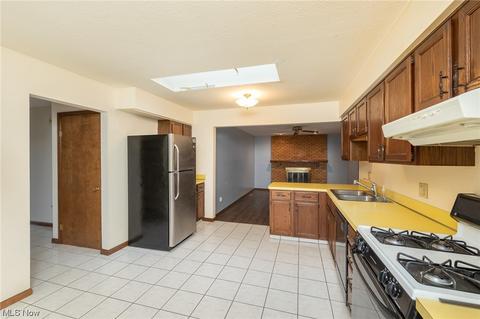 7787 Cocoa Dr, Parma, OH 44134 photo 7