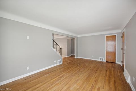 1712 E 238th St, Euclid, OH 44117 photo 4