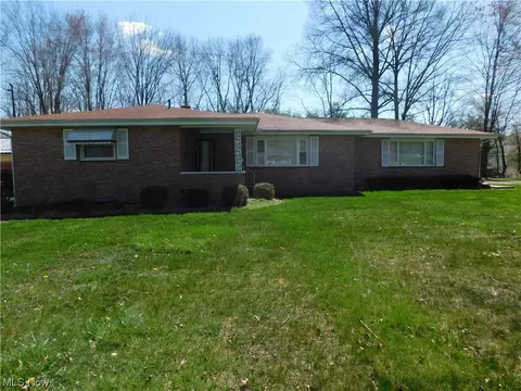 3490 Draper St SE, Warren, OH 44484