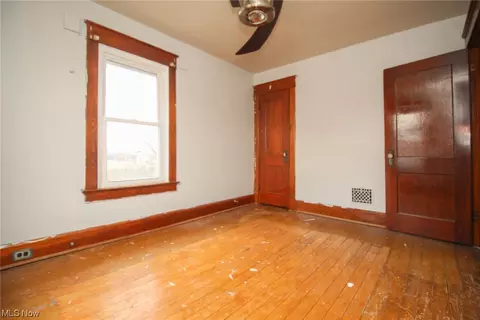 208 Sexton St, Struthers, OH 44471 photo 8