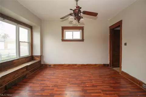 208 Sexton St, Struthers, OH 44471 photo 4