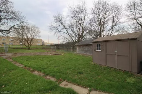 208 Sexton St, Struthers, OH 44471 photo 24