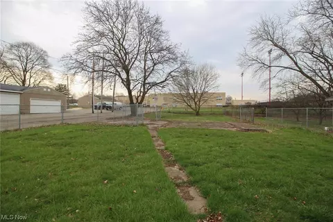 208 Sexton St, Struthers, OH 44471 photo 28