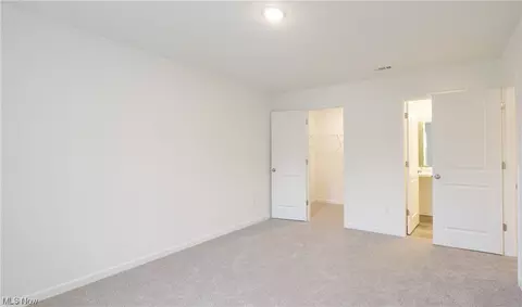 668 Crossings Ln, Akron, OH 44320 photo 12