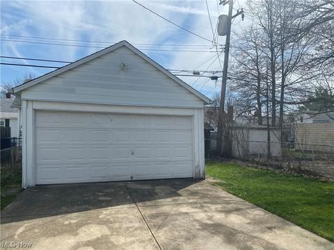 19450 Ormiston Ave, Euclid, OH 44119 photo 2