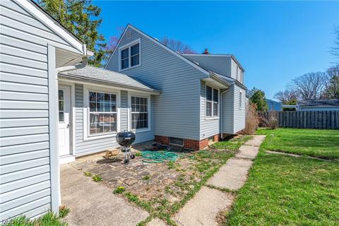 1470 E Ridgewood Dr, Seven Hills, OH 44131 photo 6