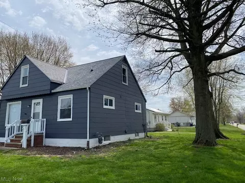 2326 W 16th St, Ashtabula, OH 44004 photo 8
