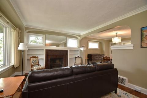 101 E 219 St, Euclid, OH 44123 photo 3