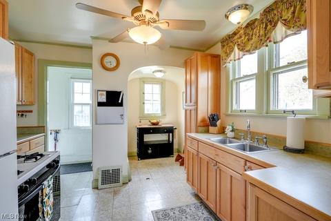 175 Baker St, Berea, OH 44017 photo 18