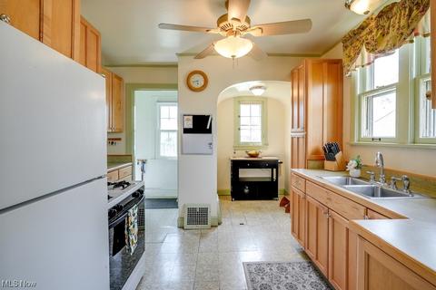 175 Baker St, Berea, OH 44017 photo 17