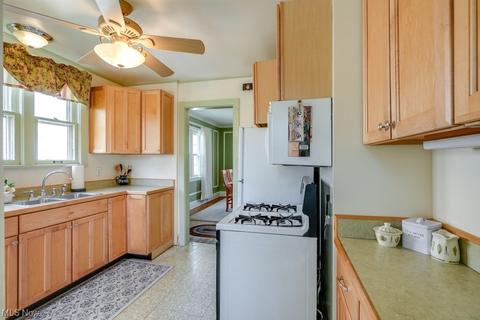 175 Baker St, Berea, OH 44017 photo 20