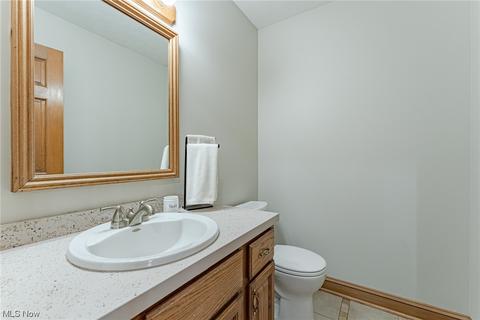 717 Kent Cir, Elyria, OH 44035 photo 15