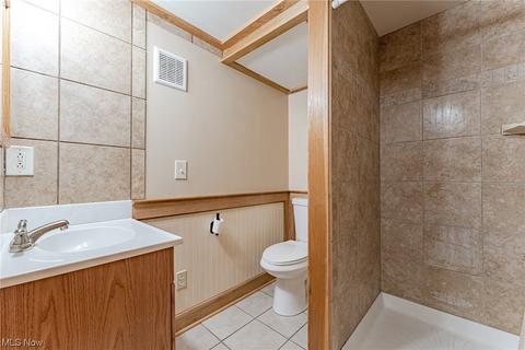 717 Kent Cir, Elyria, OH 44035 photo 32