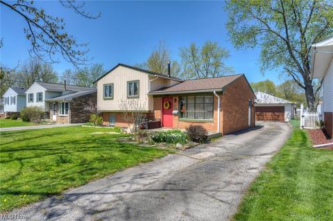 908 Wilder Ave, Elyria, OH 44035 photo 3