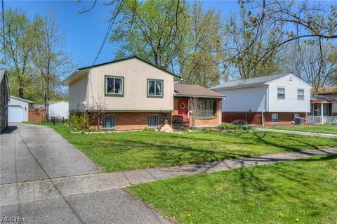 908 Wilder Ave, Elyria, OH 44035 photo 2