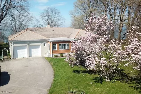 3235 Lake Rd W, Ashtabula, OH 44004 photo 1