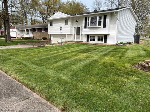 4201 Edgewood Dr, Lorain, OH 44053 photo 2