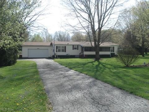 9640 Colton Rd, Windham, OH 44288 photo 2