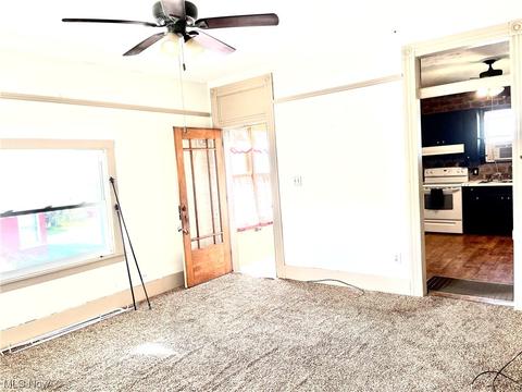 201 E South St, Barnesville, OH 43713 photo 9