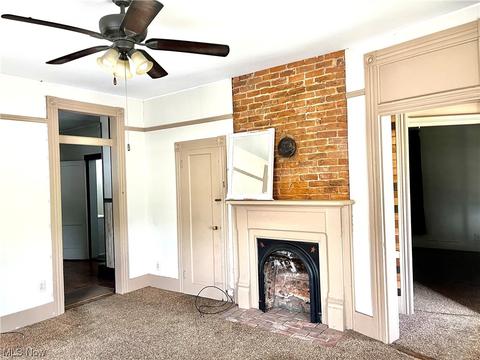 201 E South St, Barnesville, OH 43713 photo 3