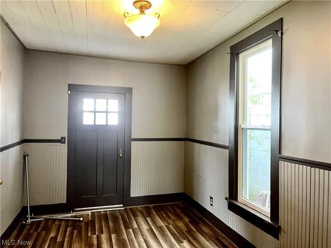 201 E South St, Barnesville, OH 43713 photo 12