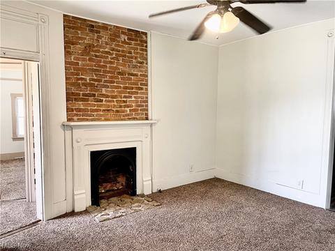 201 E South St, Barnesville, OH 43713 photo 4