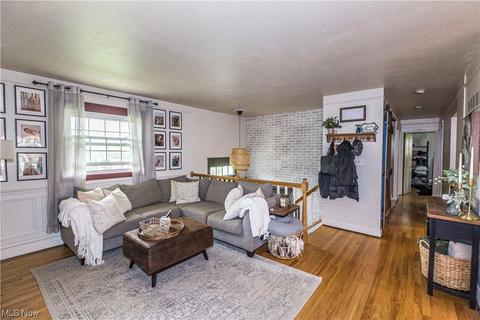 796 Robin Dr, Wadsworth, OH 44281 photo 6