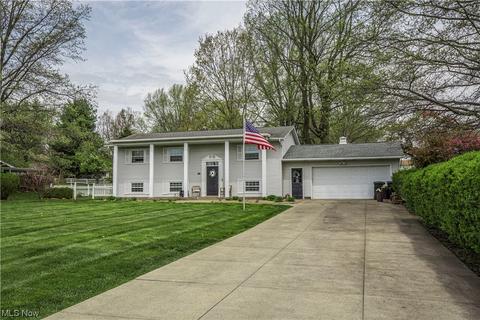 796 Robin Dr, Wadsworth, OH 44281 photo 2