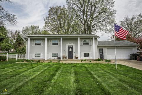 796 Robin Dr, Wadsworth, OH 44281 photo 1