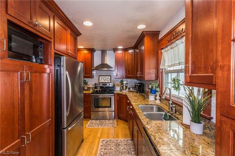 796 Robin Dr, Wadsworth, OH 44281 photo 10