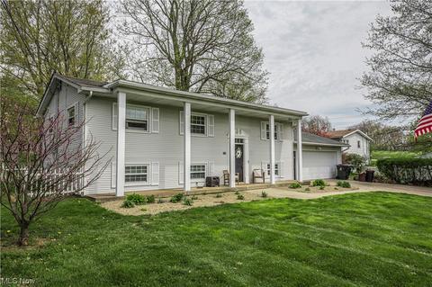 796 Robin Dr, Wadsworth, OH 44281 photo 3