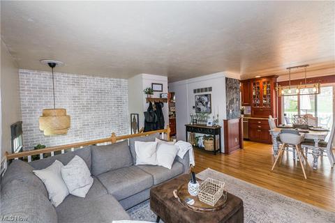 796 Robin Dr, Wadsworth, OH 44281 photo 7
