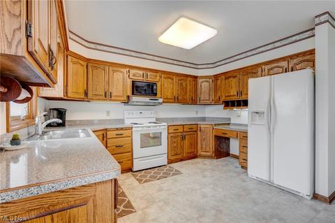 6008 Ford Rd, Elyria, OH 44035 photo 4